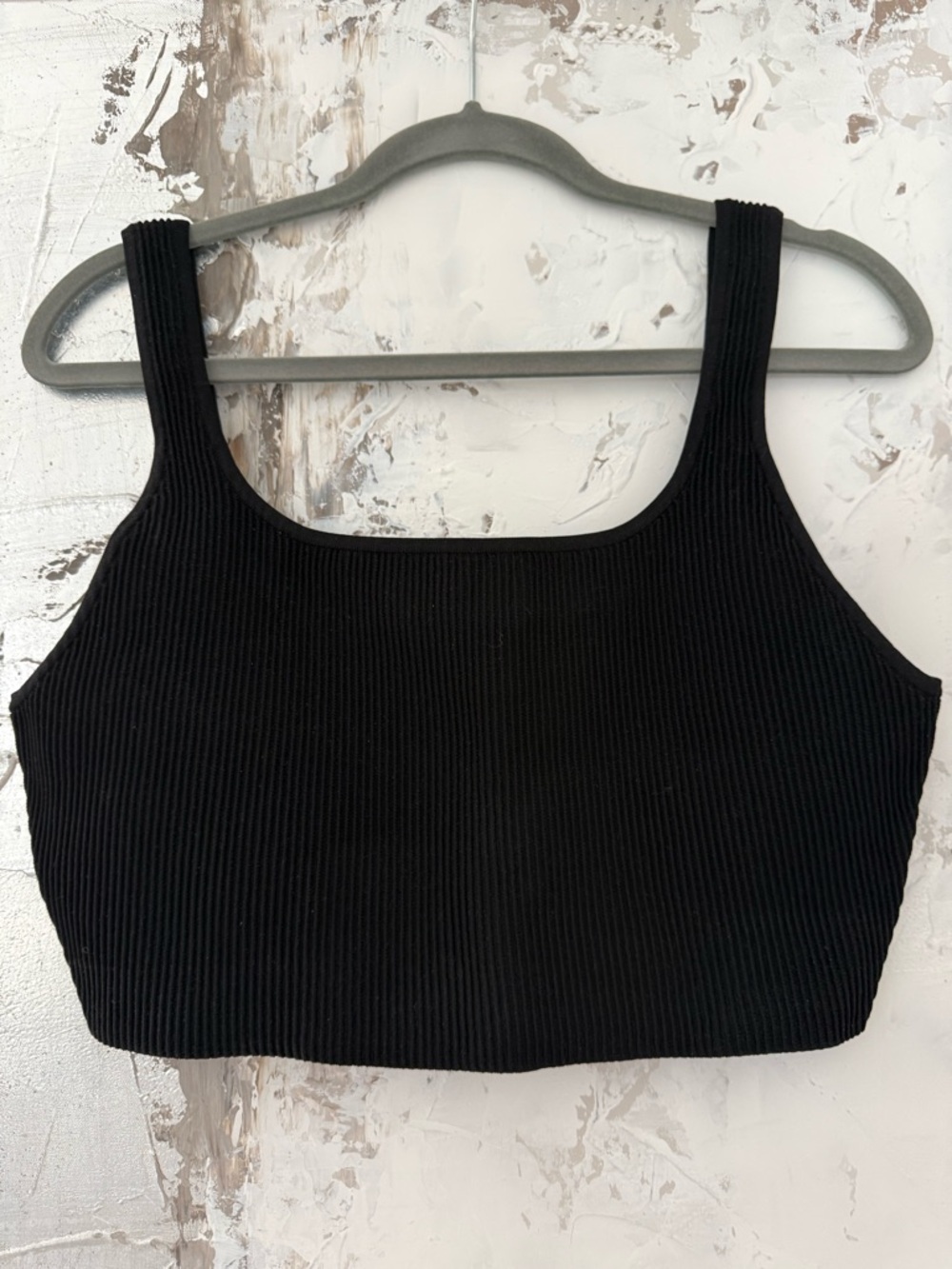 Babaton Black Ribbed Crop Tank